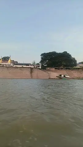 မြန်အောင်မြို့ ဧရာဝတီမြစ်ထဲ#CapCut #flyပေါ်ရောက်ချင်ရောက်မရောက်ချင်နေ😍😍 #tiktokviral #celeမှအသဲပေးကြတာလားဗျာ #အရမ်းကြိုက်တဲ့သီချင်းလေး❤ #flyပေါ်ရောက်စမ်း #flyပေါ် #tikuni #onthisday 