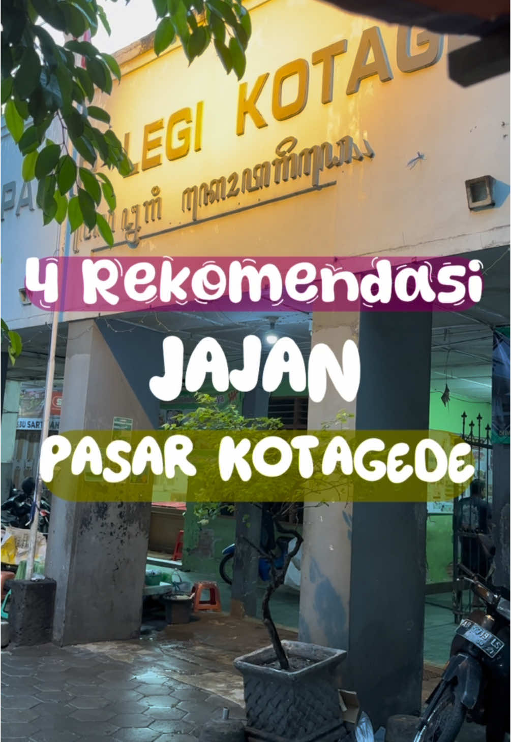 4 Rekomendasi Jajan di Pasar Kotagede Yogyakarta 1. Serabi Solo 2. Pentol Gresik 3. Klepon, Putu, Klanting 4. Gorengan Jajan sebanyak itu hanya 20.000 😭🥺 btw ini aku datengnya 2 hari versi siang dan sore 🫶🏻✨ 📍Pasar Kotagede Yogyakarta #jajanpasar #pasarkotagede #jogja #yogyakarta #jajananjogja #jogjakuliner #strollingaround #pasarlegi #kotagede #kuliner 