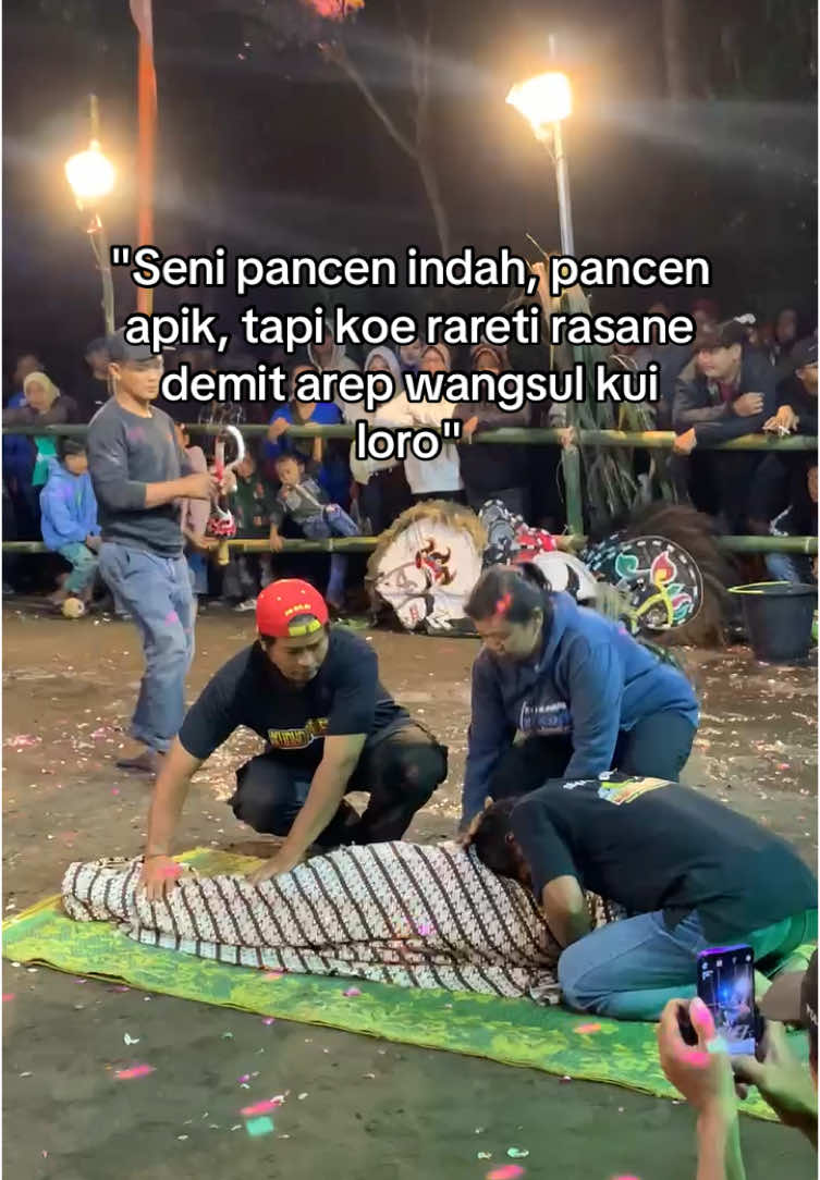 #kesenianjaranan #masukberandatiktok #fypppo #kesenianjaranan #senijathilan #kesurupan #jawavibes 