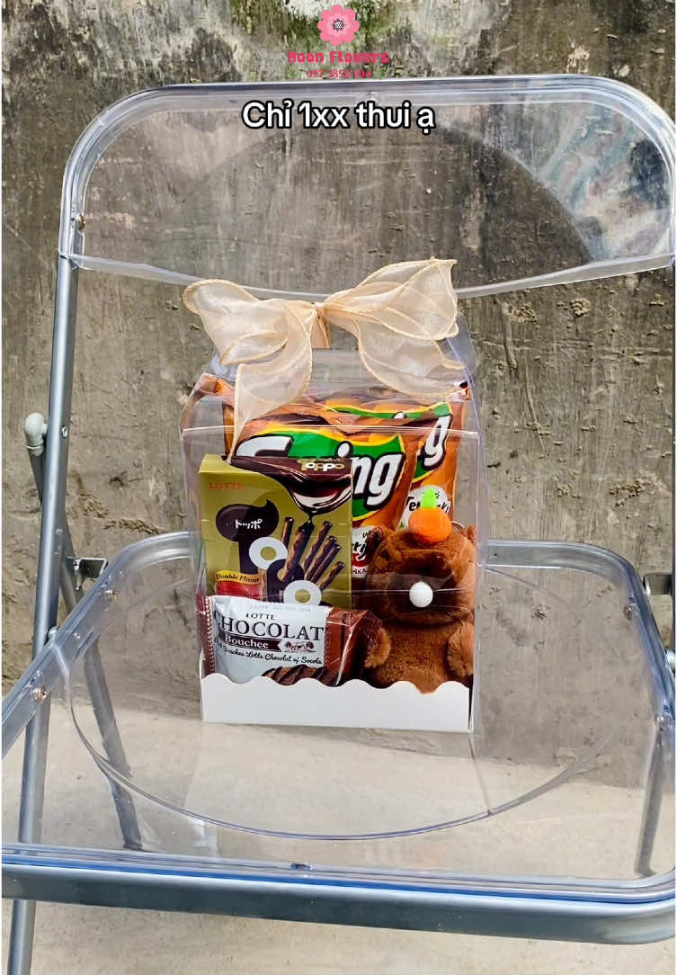 Hộp quà sinh nhật nhỏ nhắn cinh xắn ạ #moonflowers #quasinhnhat #hopquamicatrongsuot #hopquacogau #capybara 