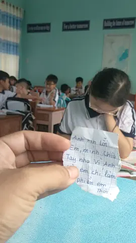 Xin cục kẹo người yêu không cho. Tụi nó lại chia tay. Đây là lần thứ 8 tụi nó chia tay rồi.#hocsinh #tuoihoctro #honnhien #xuhuong 