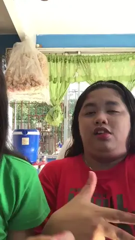 Titigan niyo yung kulay blue sa likod! Galing!