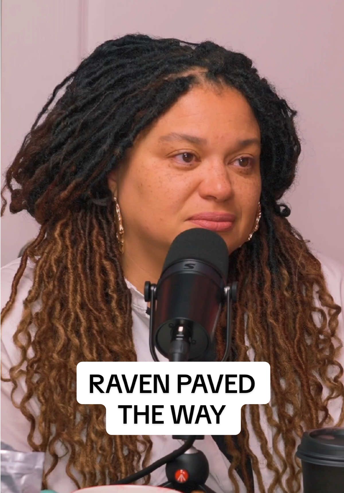 I’m not crying, you’re crying (okay im crying too) 😭 @ravensymone @miranda v. pm #michellebuteau #childstar #inspiration #ravensymone #mirandamaday #actors #thatssoraven 