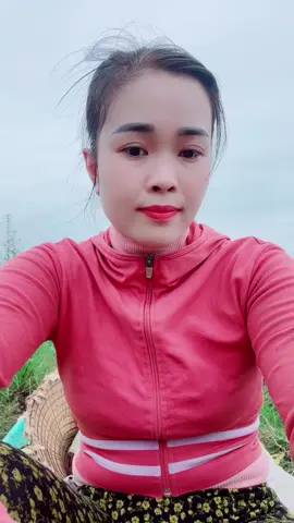 E như vậy mới là đi ruộng thiệt nè#ConGáiMiềnTây 