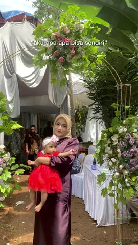 Ngapain coba😭🤣 tapi lucu kan wkww #fyp #kemejacowok #kaoscowok #bridesmaids #bismillahfyp 
