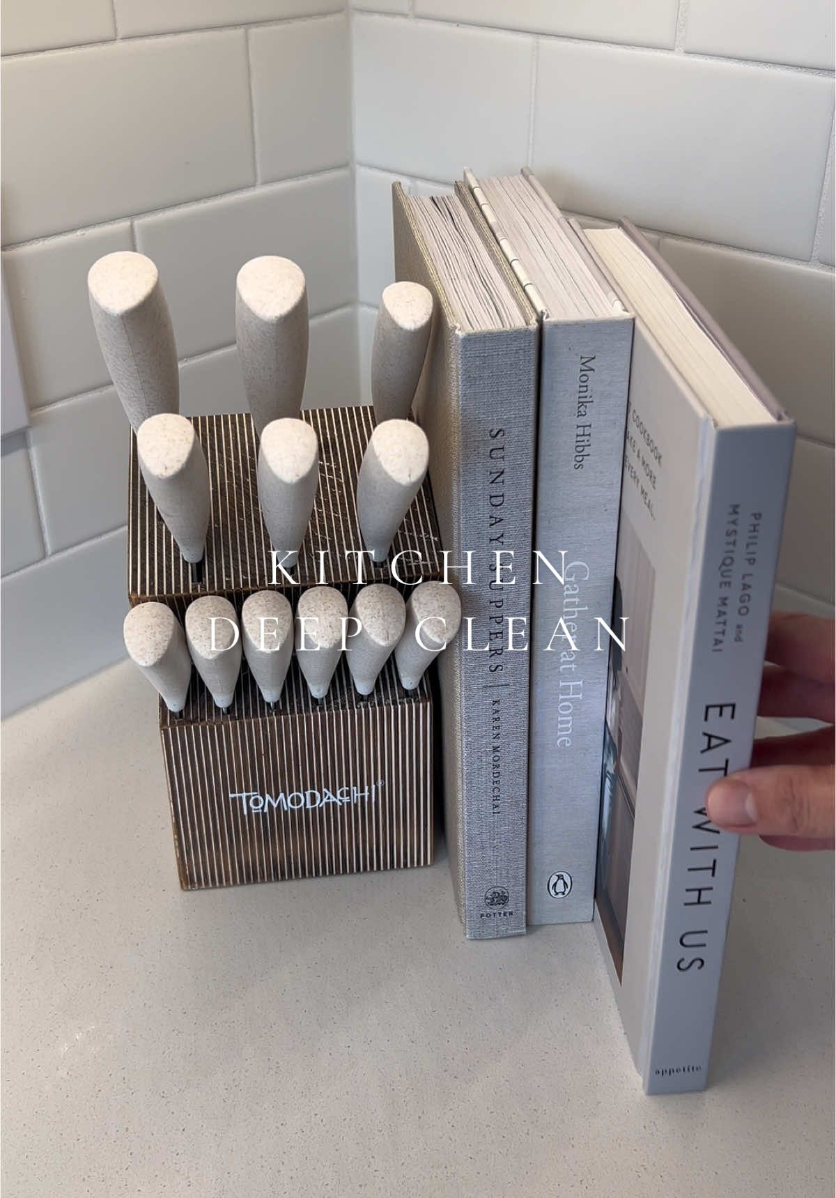 Kitchen deep clean 🧼🫧 #cleaning #Home #kitchen #workfromhome #girls #daily #creatorsearchinsights 