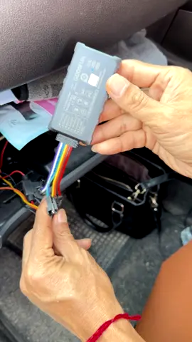 GDDM10s GPS แบบต่อไฟเข้ากับระบบไฟรถ โดยเราไม่ต้องชาร์จไฟ ทำงานส่งตำแหน่งด้วยคลื่น 4G แจ้งตำแหน่ง ตรงเป๊ะ แม่นยำ ดูการเดินทางย้อนหลังได้ 90 วัน แสดงจุดจอดชัดเจน บอกเวลาเดินทาง เข้า และออกจากจุดจอด บอกระยะเวลาการจอดรถ บอกระยะทาง บอกความเร็ว เตือนเมื่อสายหลุด เตือนเมื่อขับรถเร็ว เตือนเมื่อขับออกนอกขอบเขต#GPSDD #gddm10s #gpstracker #gpsติดตามรถ #gps4g 