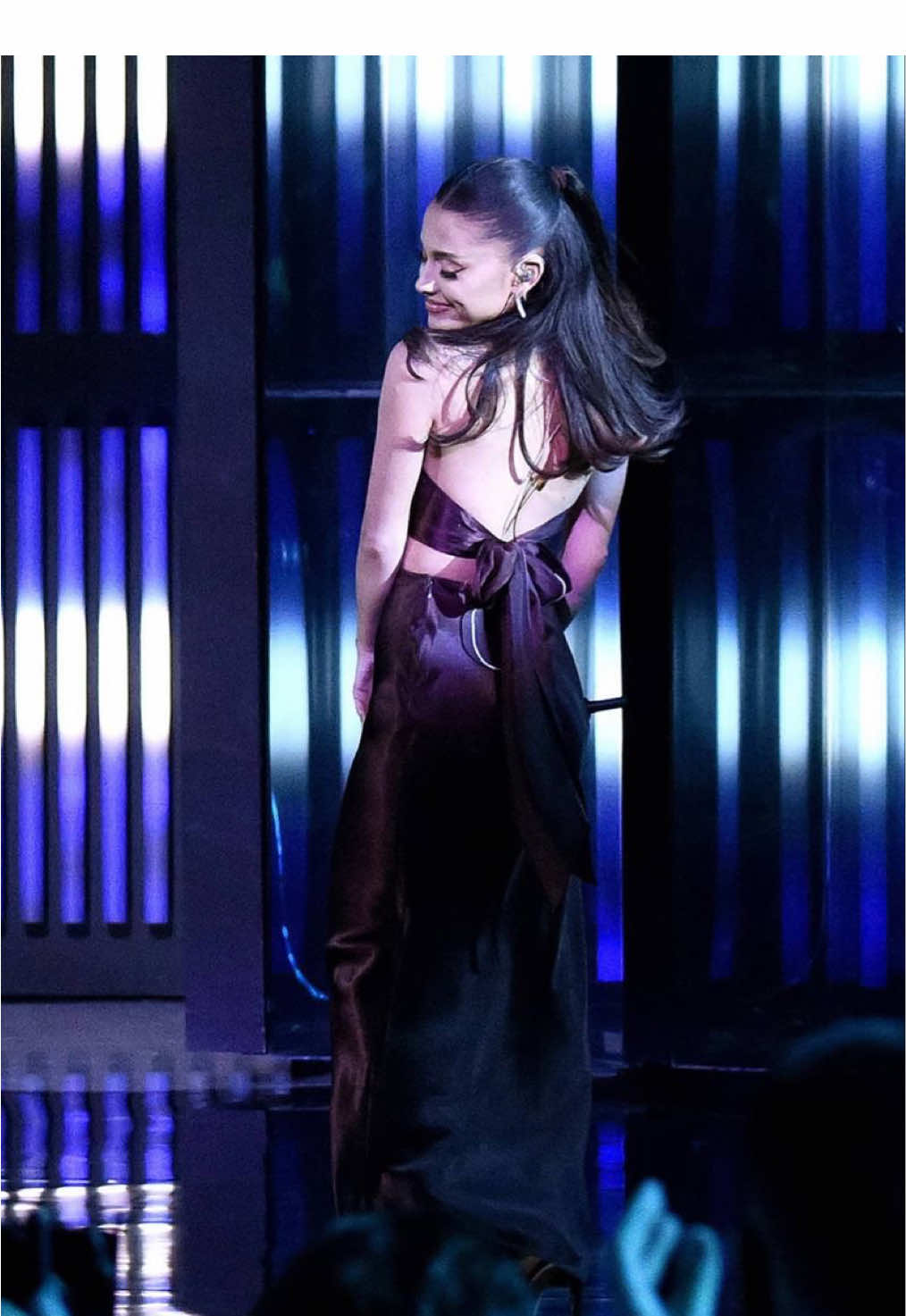 her first live performance in the positions era #arianagrande #ariana #saturnarianaa #saveyourtearsremix #fyp