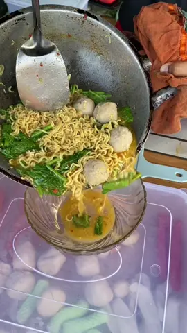 Ada pelanggan yang numpang masak mie nyemek #viraltiktok #fyp #warungmini 