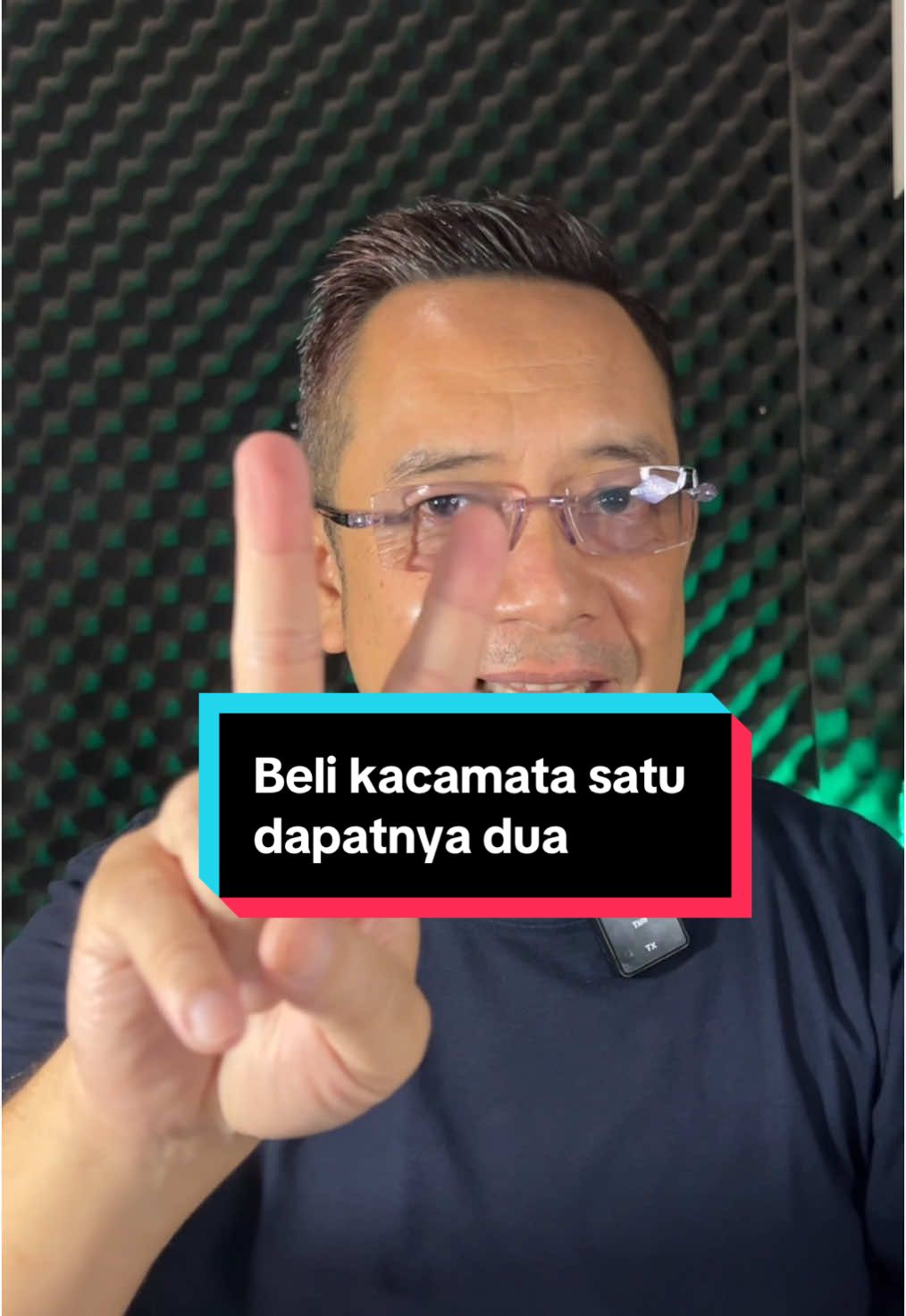 Kacamata baca dan jalan bisa dipakai untuk gaya karena lensa dan frame nya trendy #kacanata #kacamatamurah #kacamatabaca #fyp #videoviral 