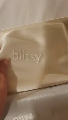 The best pillow cases you can get, in my opinion, for your hair and skin! Mulberry Silk is also good to help you sleep cooler. It can help you have less breakage with your hair and also less breakouts on your face. I love them and I bet you would too! #beautylover #womenover20 #womenover30 #womenover40 #womenover60 #silkpillowcase #mulberrysilk #silky #sleepcooler #hairhealth #skinsecrets #antiaging #beautytips #beautyproducts 