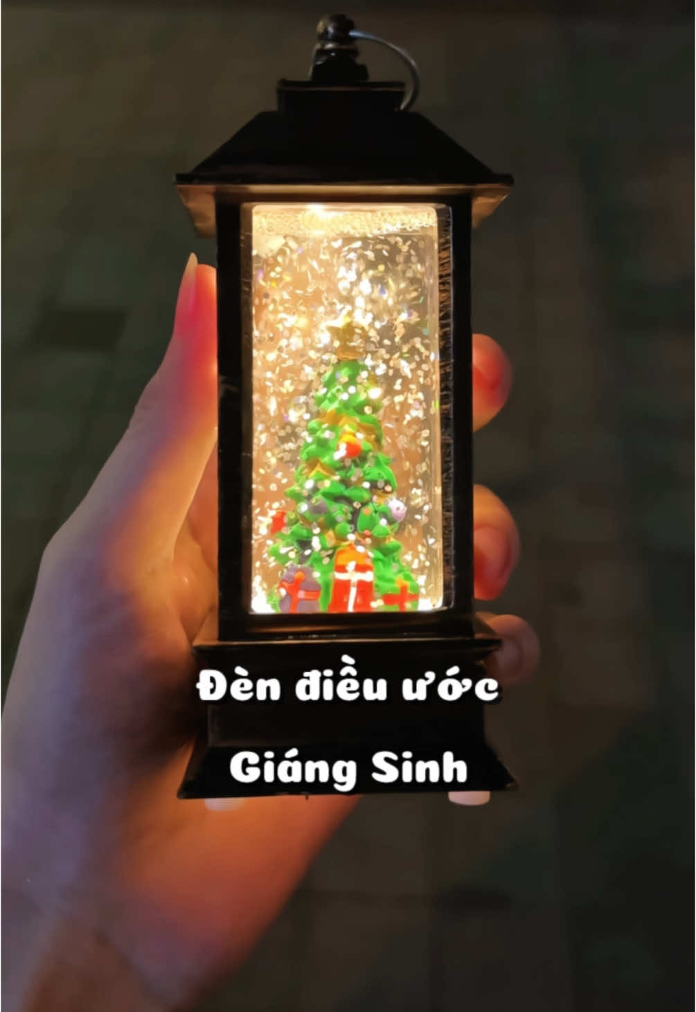 Đèn điều ước Giáng Sinh long lanh đầy nước lấp lánh bling bling 💖🎄☃️❄️🥶 #noel #giangsinh #dengiangsinh #trangtrigiangsinh #trangtrinoel #dentrangtri #review #xuhuong #xh #viral #fyp #chichi2k 