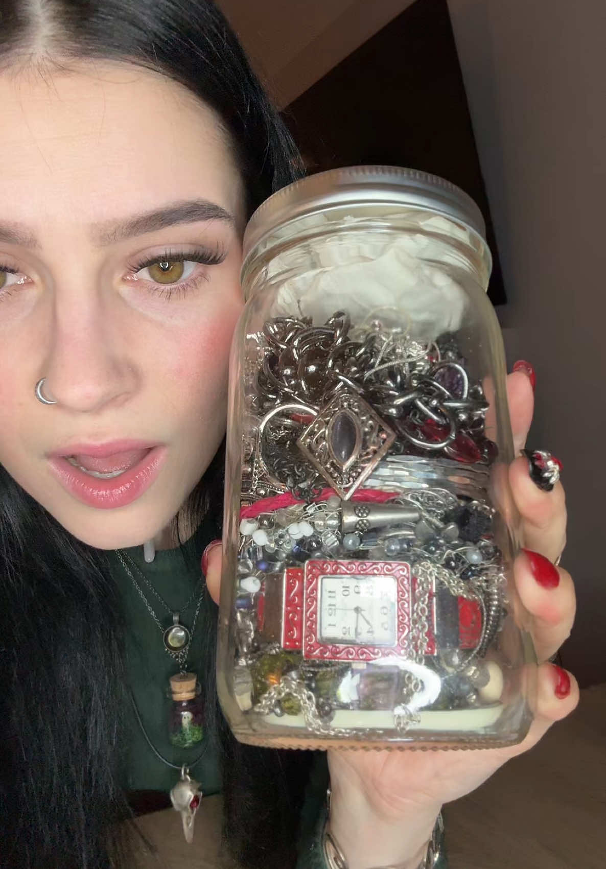 ONE OF THE BEST MYSTERY JEWLERY JARS EVER 😍😍 @The Vintage Muggle / Roxanna KILLED THIS 🫶🏻 pt 1 #mystery #jewlery #jar #mysteryjewelrygirl #imjustagirl #fyp #trending #jewlerylovers #unboxing #mysterybag #mysterybox 