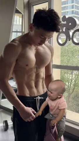 Pengen roti sobek dia 😭 #CapCut #sixpack #moots #babycrying #4you 