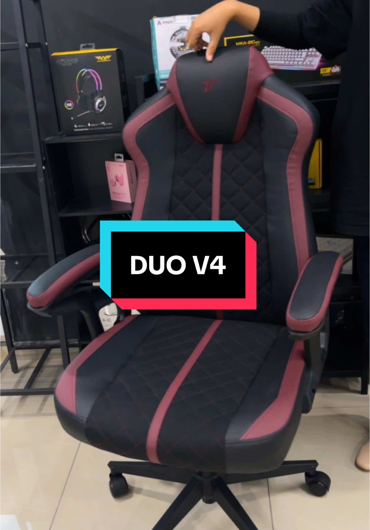 level up your comfort, so you can level up your game 💪 #gamingchairunboxing #levelup #gameon #ttracing #ttracingmy #tiktoksingapore #gamingchair #gamerlife #GamingSetup #tiktoksingapore 