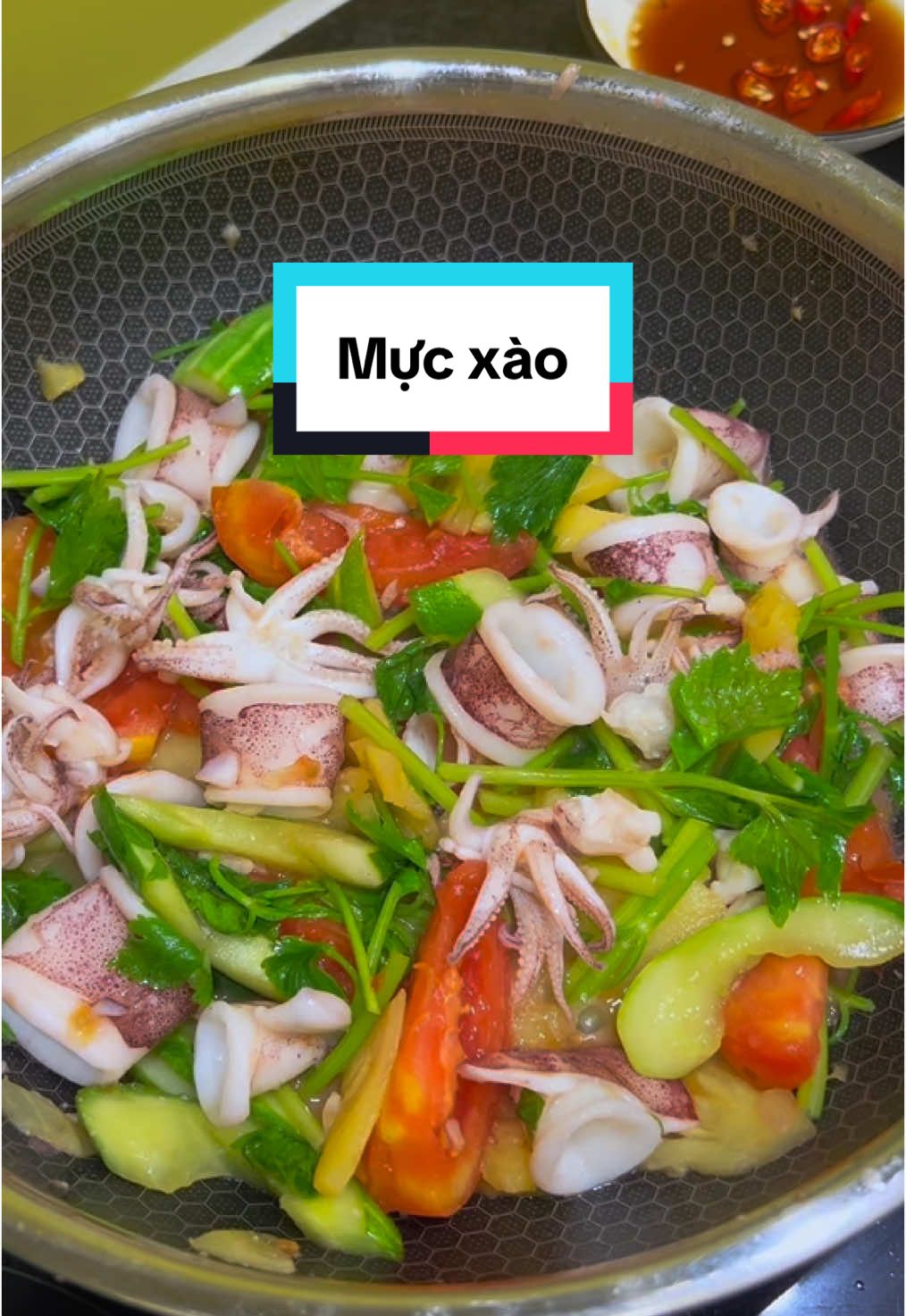 Mực xào chua ngọt.  #ăncungtiktok #cooking #comnha #monngonmoingay #homnayangi #nauancungtiktok 