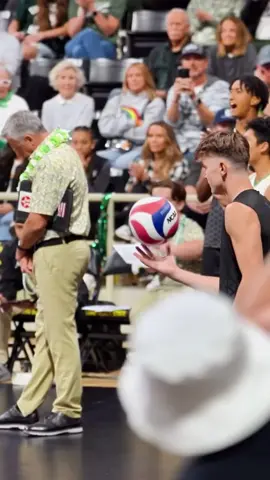 The art of #usa #collegevolleyball teams! #volleyball #volleyballworld #volleytok #king0fvolleyball #hawaii 