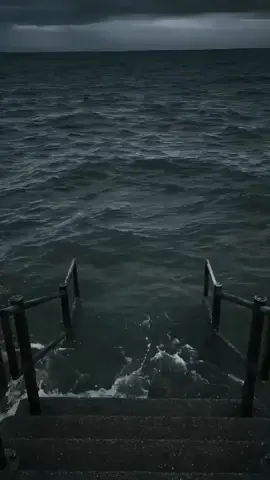 Bro did a backflip 😂 #oceanmemes #oceanmeme #lowquality #lowqualitymemes #funnyvideos #funnytiktok #bike #fyp #viral #trending #meme #memestiktok