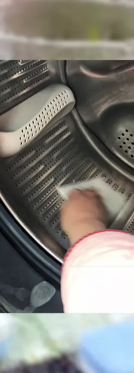 Your washing machine is dirtier than your toilet! 🚫🧼 Use these effervescent cleaning tablets for a deep clean – they’ll leave your machine spotless and fresher than new! 💧🌀 Say goodbye to grime and buildup! #WashingMachineClean #EffervescentTablets #DeepClean #CleanAndFresh #HomeCleaningHacks #LaundryEssentials #FreshStart #MustHaveCleaningProducts #machinecare 