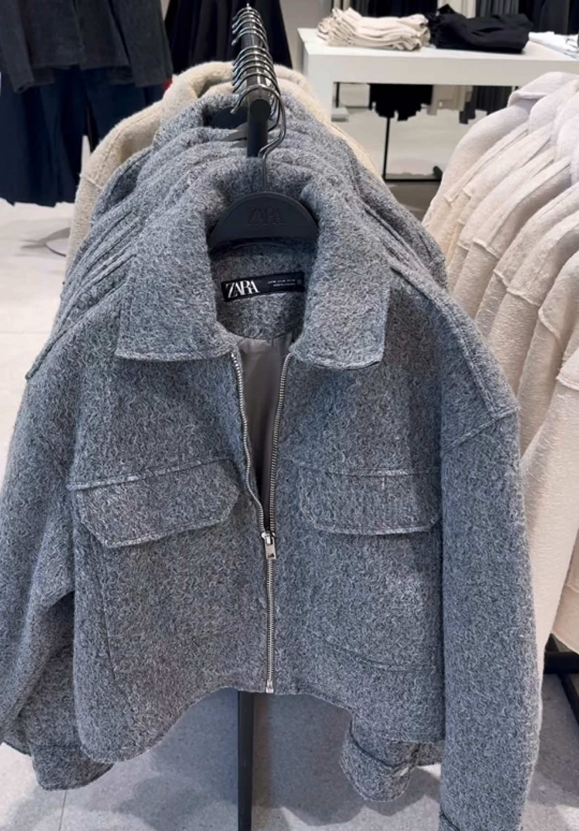 lạnh này dạ lông vũ là chân ai luôn nha các c iu ơi zara off sale 60% #authentic #xuhuongtiktok #zara #thờitrang #gu 