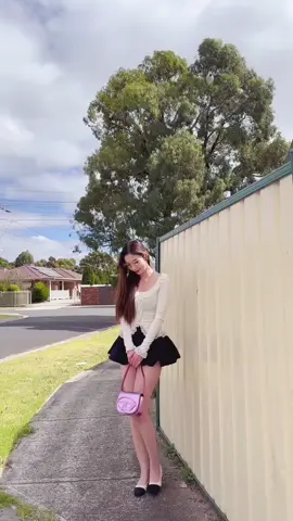 Em đâu có sợ khổ đâu anh, em đâu có ngại yêu người chưa có gì đâu, em chỉ sợ yêu phải người không trân trọng em thôi..Tiền thì ai chẳng kiếm được , quan trọng là muốn ở bên nhau hay không…#xh #tamtrang #camxuc #tramcamxuc💔 #Mia 