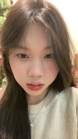 Không cắn anh đâu a đừng sợ 😞 