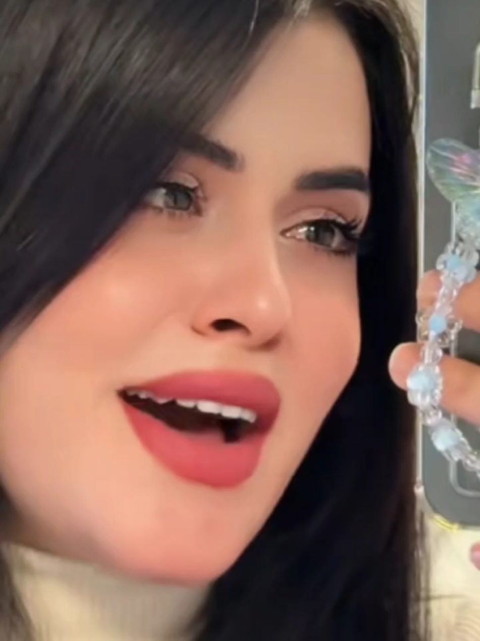 لو مبيوك راسي اتعدي وارتاح بس يهل الرحم مبيك حضني #الشاعره_ام_جراح #شعر_شعبي #شعراء_وذواقين_الشعر_الشعبي #طربيات_الزمن_الجميل_🎼🎶🎻♥️🌹 #شعر_عراقي #شعروقصايد #ام_جراح #بنت_العز 