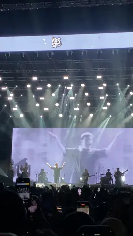 Dimanapun kalian berada, ku titipkan terimakasih.🕊️ #tulus #temantulus #concert #konsermusik #aestheticvideos #fyp #fypシ゚ #monokrom #monokromtulus 