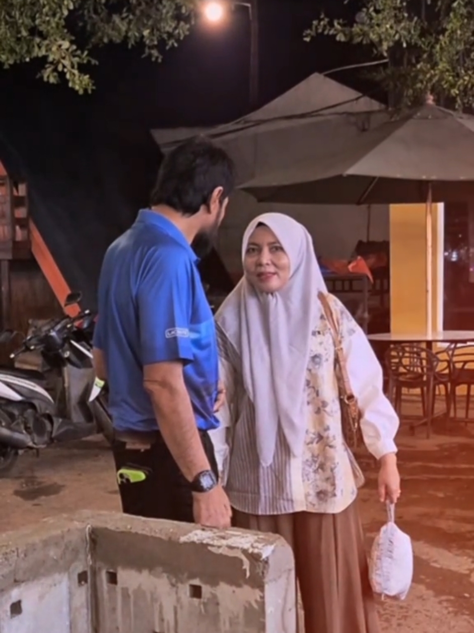 Di balik senyummu yang lembut, tersimpan kekuatan seorang pejuang sejati. #mualem #bundasalmamualem #bunsal #bundasalmamualem #mualemmenang 