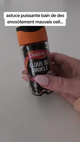 bien de des envoûtement très puissant avec clous de girofle #pourtoi #envoutement #mauvais #oeil #magienoir #magie #magiefondvert #abonnetoi #rituel #astuce #clousdegirofle 