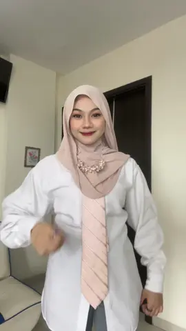 tutorial pashmina with necklace✨ #tutorial #tutorials #tutorialpashmina #pashminatutorial #fypage #fyp #fyppppppppppppppppppppppp 