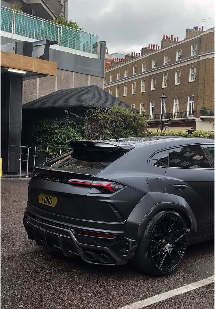 Black Bull                                                        #lamborghini #urus #widebody #suv #carsofttiktok #fyp 