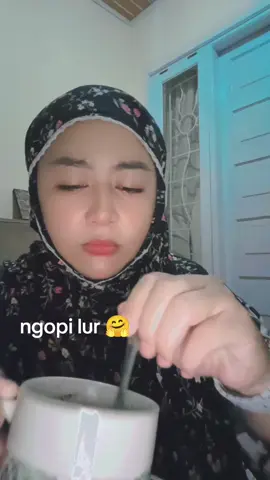 ngopi lur#salamemakemakberdaster #hits #fypシ゚viral🖤tiktok #SiapaSangka #laguviraltiktok #laguviraltiktok #fypage #ngopibosss☕☕☕ 