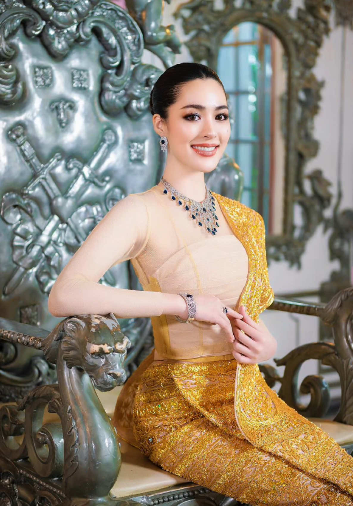 Lingling Sirilak Kwong 💜  @Lingling Kwong  @paingpaingmdy  #linglingkwong #หลิงหลิงคอง  #linglingsirilak #linglingsirilakkwong  #designerpaingpaingmdy #paingpaingmdy #design #ရွှေချည်ထိုး #ရွှေဘူးနွယ်ရွှေခြည်ထိုး  #fyp #foryou #foryoupage #art #trending #trendingsong #viral #viralvideo #viraltiktok #tiktok #capcut #ဝတ်မှုန် #khinmgtoe #ခင်မောင်တိုး #myanmarweddingdress #credit #myanmar #fyppp 