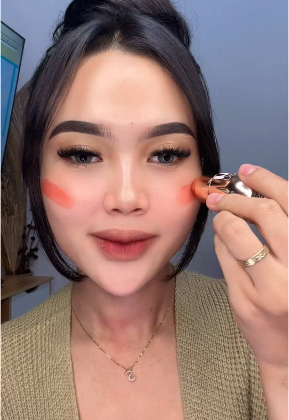 Kecil kecil cabe rawit sih kalo kata aku ini mah, mana warnanya cakep cakep parahh😍💗 @otwoo.id #otwoo #otwooblush #blushstick #blush #fyp ##ayodongmasukfyp##viral