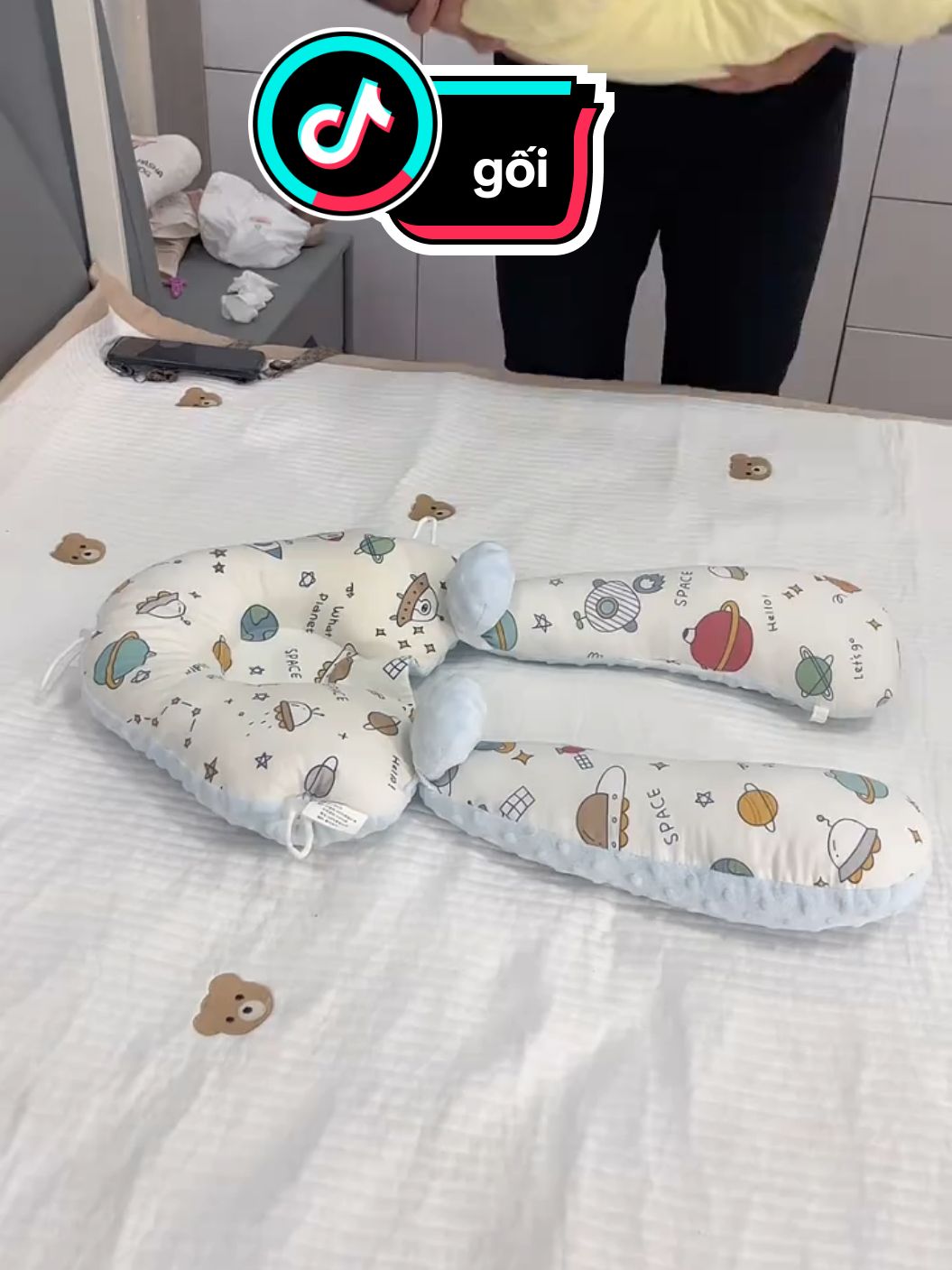 Gối định hình, chống giật mình cho bé #reviewmevabe #nuoicon #yeucon #chamcon #baby #xuhuong #mevabe #mebimsua 