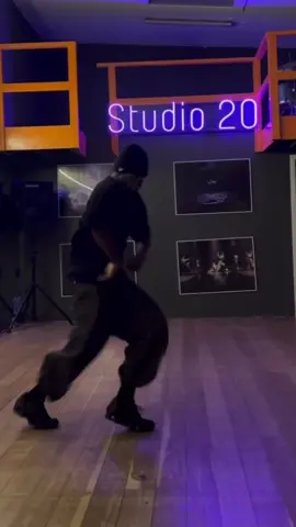 Choreo by 🙋🏾‍♂️  #over #luckydaye #dance #studiovibes #fyp 