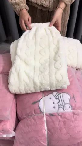 Bộ lông mặc nhà, bộ ngủ mùa đông, bộ lông xoắn hình cún #dongu #domacnha #bolong #bobong#xuhuongtiktok #bodo 