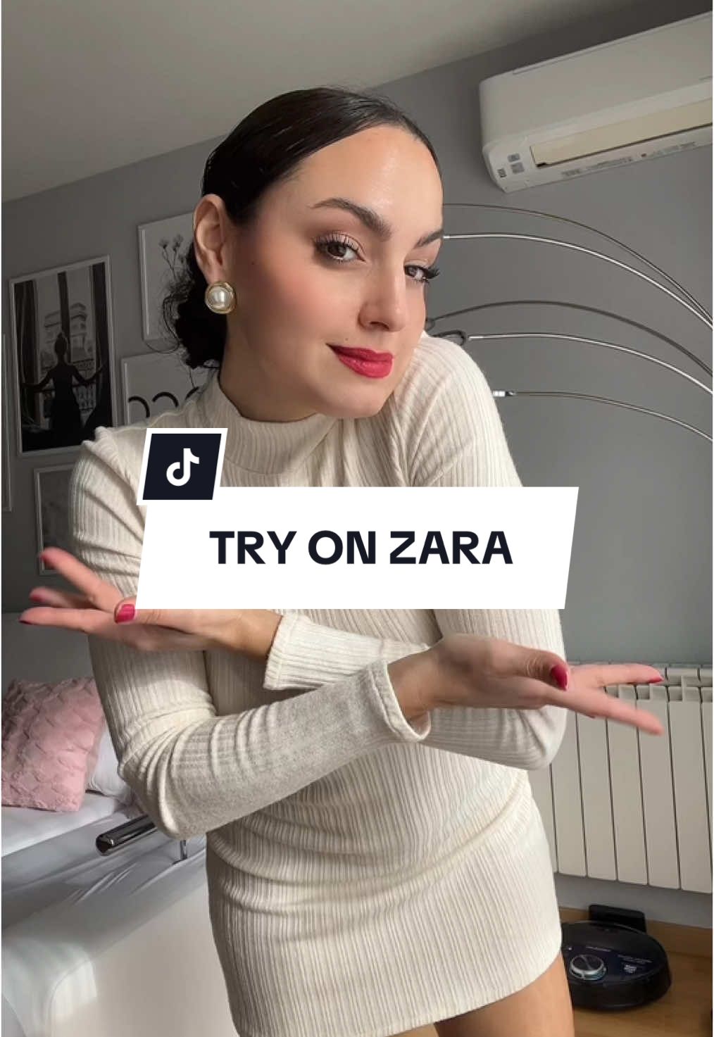 Os dejo las refes del Haul Try On de Zara 🫶🏼✨ Cárdigan azul marino bolas 3920/497 Bailarinas lentejuelas 2503/410 Camisa bordada blanca 8741/243 Pantalón traje azul marino 4387/238 Vestido volantes 5029/172 Camisa rayas azules 8372/060 Pantalón traje gris 9929/334 #haulzara #tryonzara #zara 