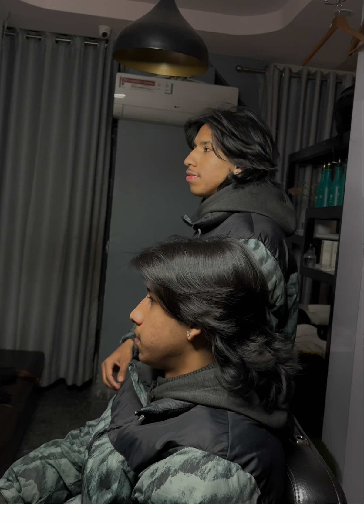 Love you brothers❤️ @B2D Twins #theglowistlogbarber #theglowistlog #goviral #pokharabagar #barber #barbernepal #barbershop #haircutclass #layercut #barberclass 