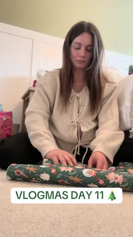 VLOGMAS DAY 11 🎄 #Vlogmas #presenthaul #kidsgifthaul #100poundchristmas #pregnantmums #mumtok #kidschelseaboots #girlmum #cuteoutfitinspo 
