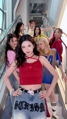 Vídeo do Babymonster para a conta do próprio Instagr@m..  o caos todinho quando estão as 7 juntas kkkk  #babymons7er #chiquita #asa #rora #pharita #ruka #rami #ahyeon #babymonsteryg #dripbabymonster #fyyyyyyyyyyyyyyyy #fypp #vaiprofycaramba #kpop #viralllll 