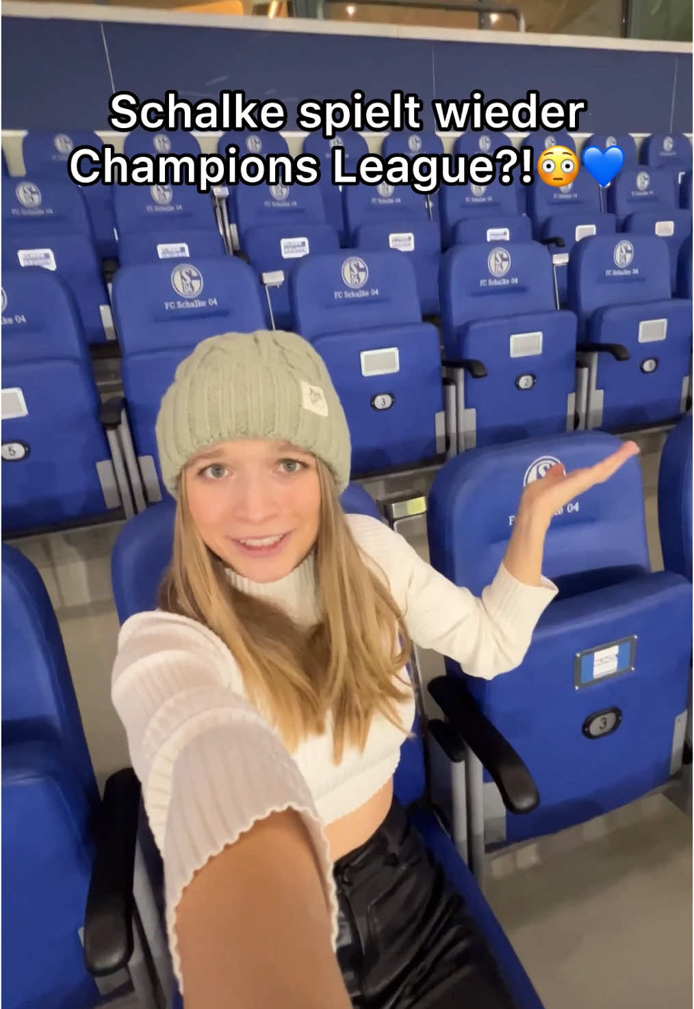 Anzeige* Hoffentlich sehe ich ich irgendwann auch bei der Champions League hier alles wieder in blau weiß😌💙 Danke für die Einladung @Prime Video Sport Deutschland 🤝🏻 #uefachampionsleague #donezk #bayern #schalke 