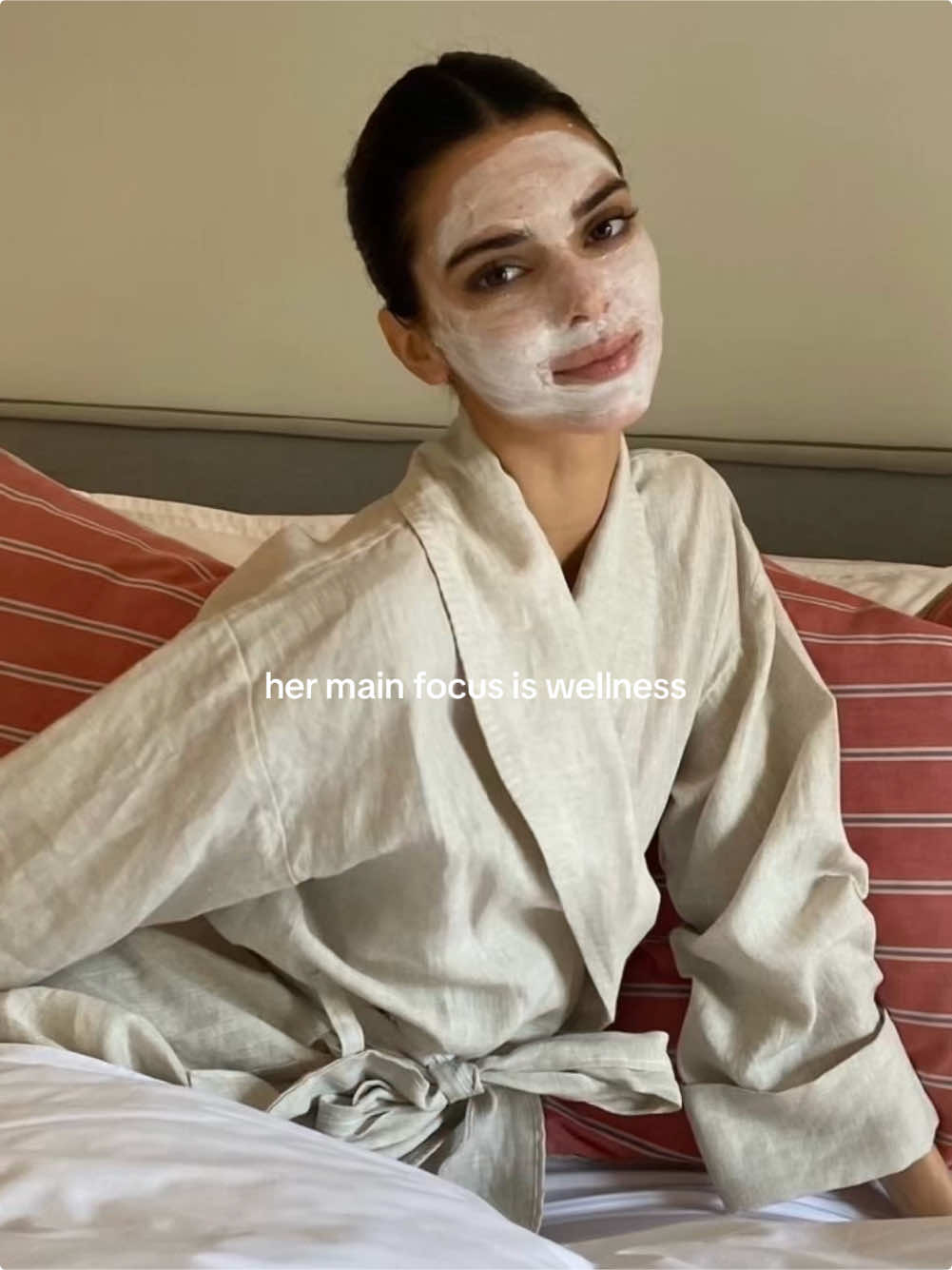 clear skin, long lashes, white theeth and a calm mind 🫧 invest in your self  #GlowUp #wellness #SelfCare 