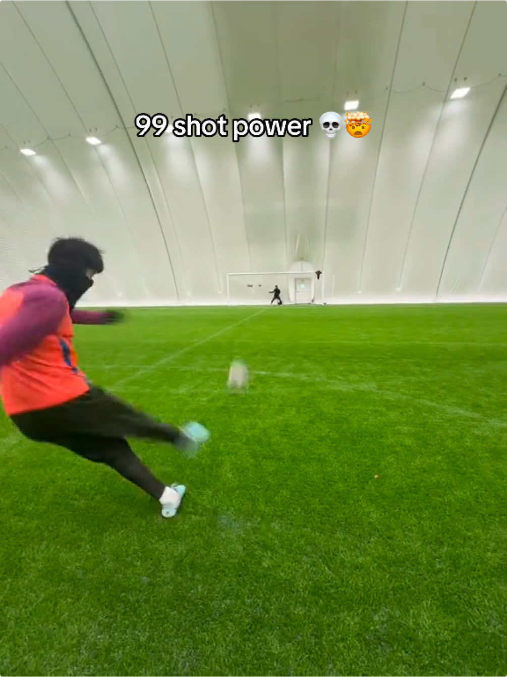 Crazy strike 😵‍💫 @Fr  #risingballers #shooter #7 #goal #golazo #football #footballtiktok #futbol #futebol #goviral #trending 