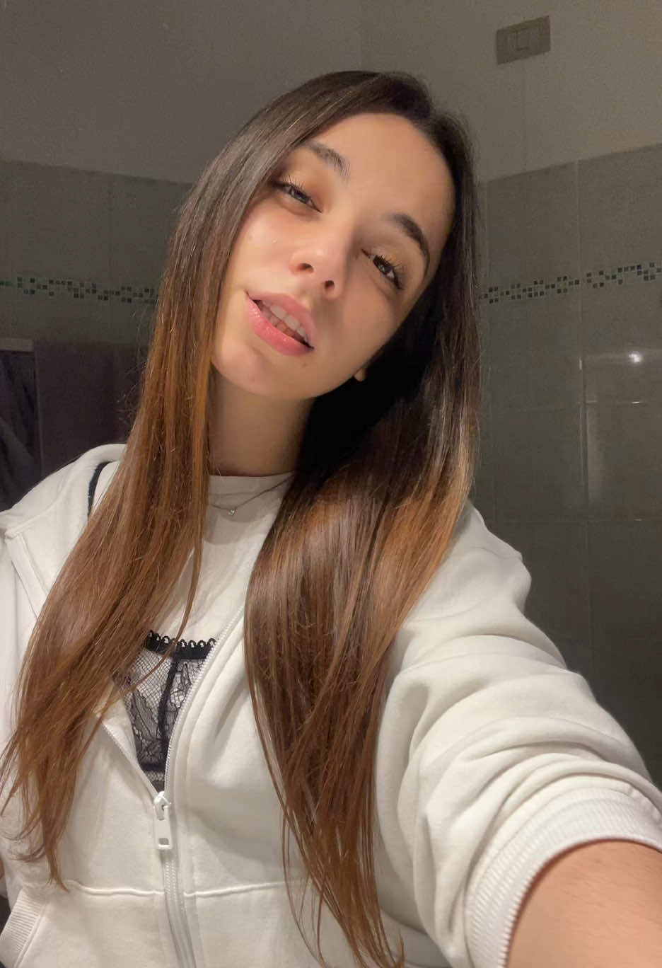 mi piace pensare che i granelli di polvere in aria siano fatine 