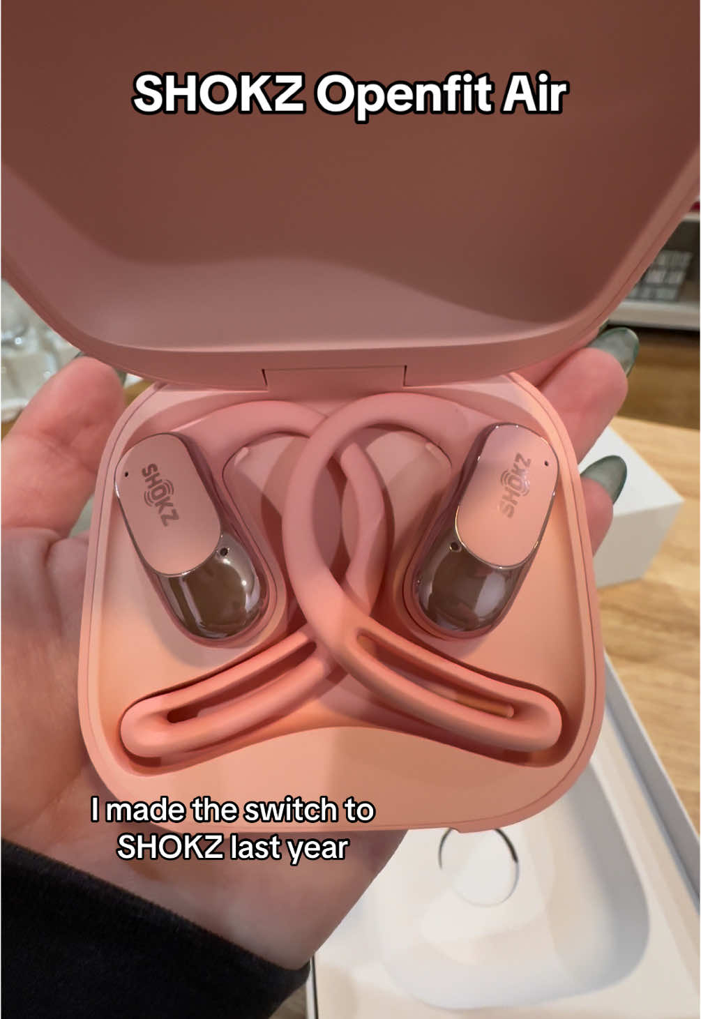 I’m obsessed with my @Shokz Sports Openfit Air headphones 🎧🎶 #openfitair #shokz #openearheadphones #openearcomfort #runner #Running 