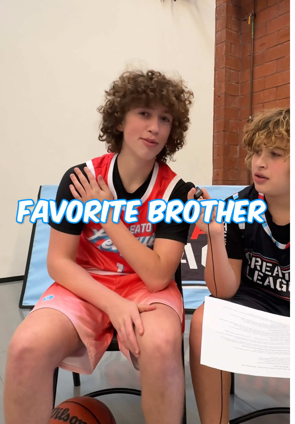 The Neumann Brothers argue who the BEST BROTHER is 🤣 #neumann #nelsonneumann #Siblings #interview #basketball #hoops 