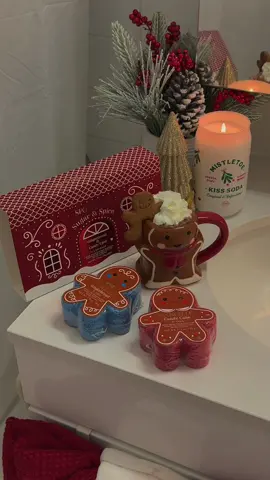 Christmas self care routine ft. @Spongelle ‘s body wash infused buffers! Use code YUZU25 for 25% off 🎄 These make my entire bathroom smell AMAZING and I love how well it lathers while cleansing and exfoliates my skin with just 1 product ☃️🎄🫧🧴 Products in video: -Spongelle sugar & spice holiday gingerbread gift set -Spongelle holiday ornament gift set -Spongelle holiday tree gift set  #spongellepartner #selfcarenight #christmasdecor #christmas2024 #christmastime #asmr #showerroutine #christmasgift 