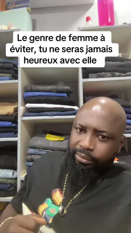 Quand il mise sur le physique@Lefilsduporoofficiel2 